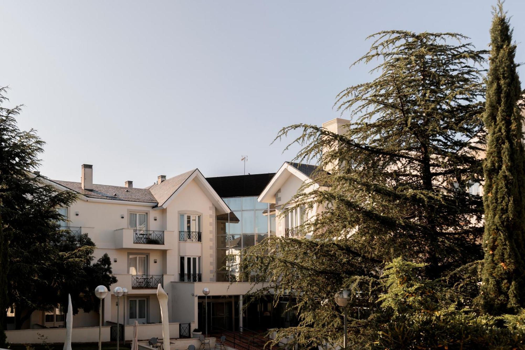 Hotel Pax Torrelodones Exterior photo