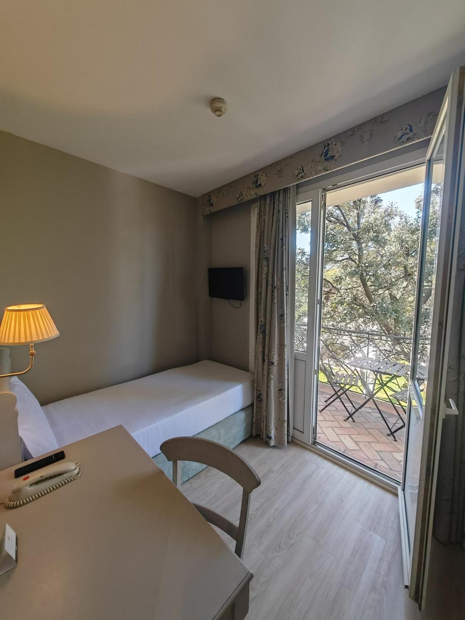 Hotel Pax Torrelodones Exterior photo