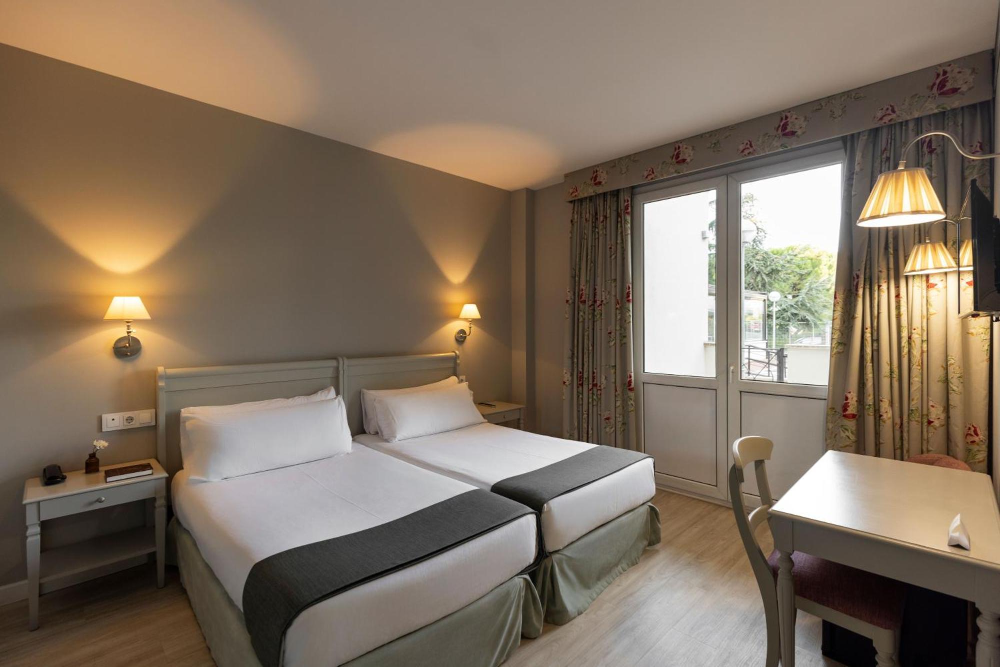 Hotel Pax Torrelodones Exterior photo