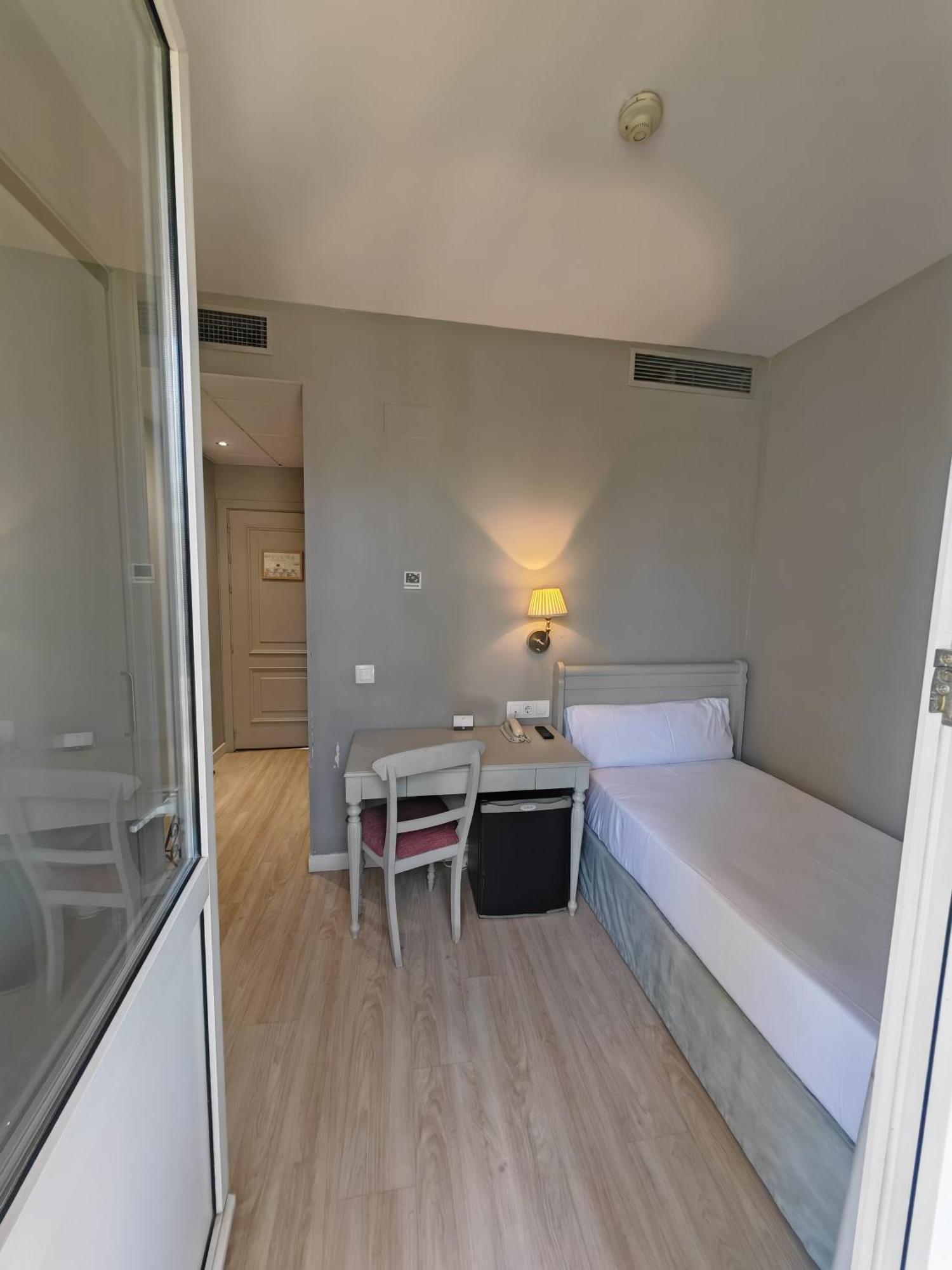Hotel Pax Torrelodones Exterior photo