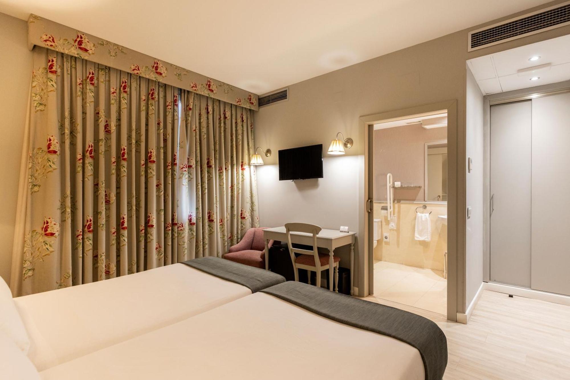 Hotel Pax Torrelodones Exterior photo