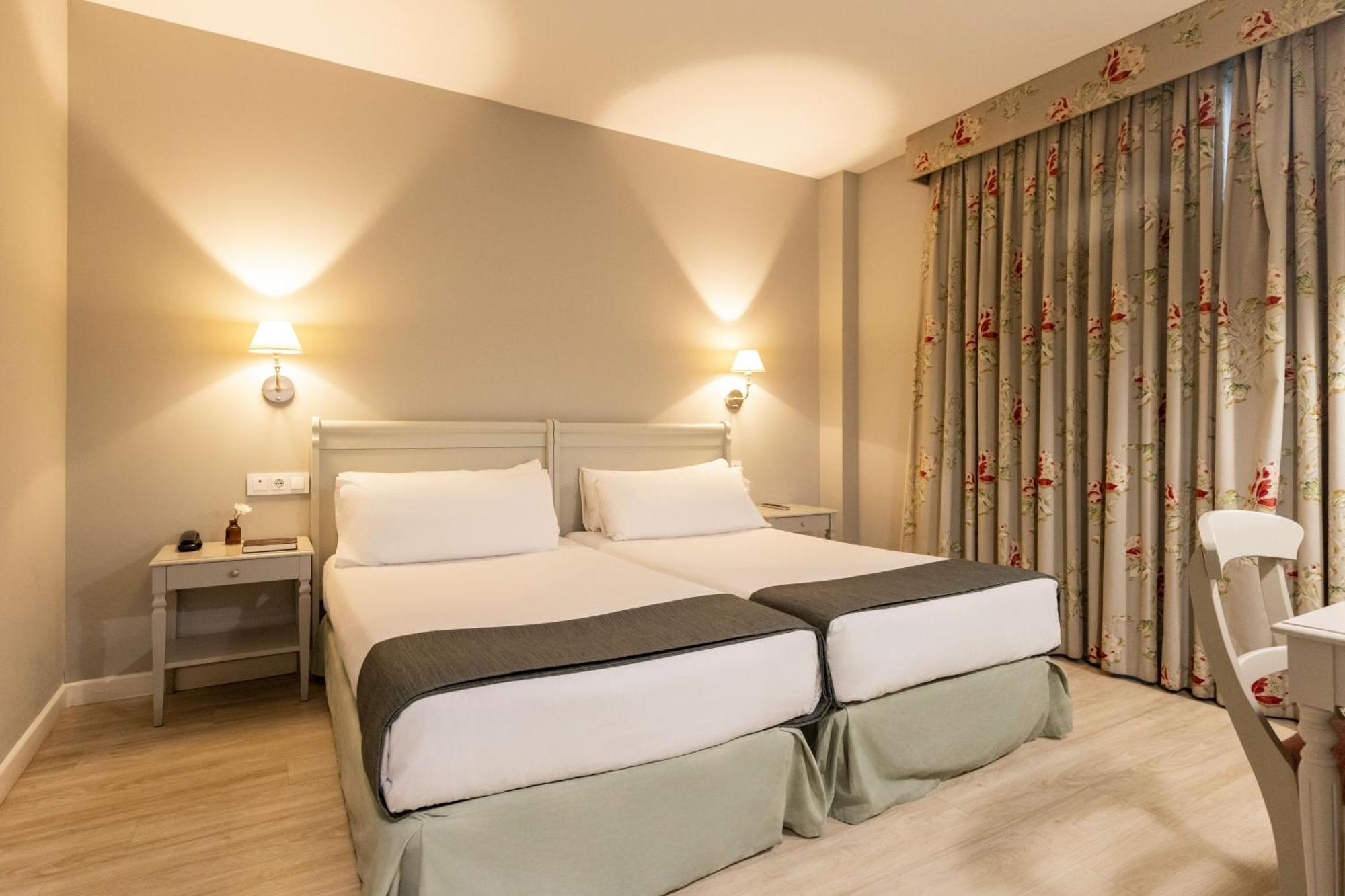 Hotel Pax Torrelodones Exterior photo