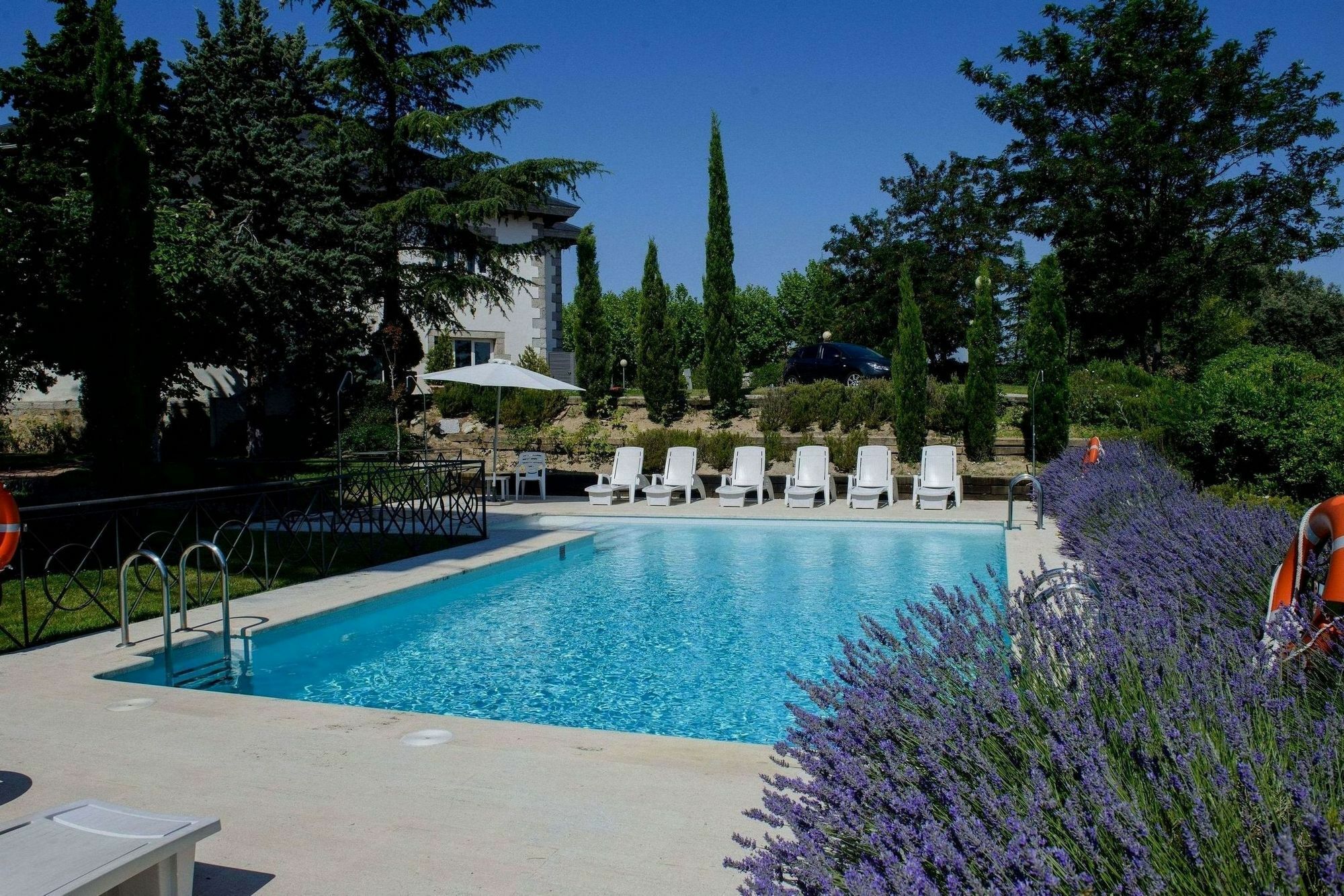 Hotel Pax Torrelodones Exterior photo